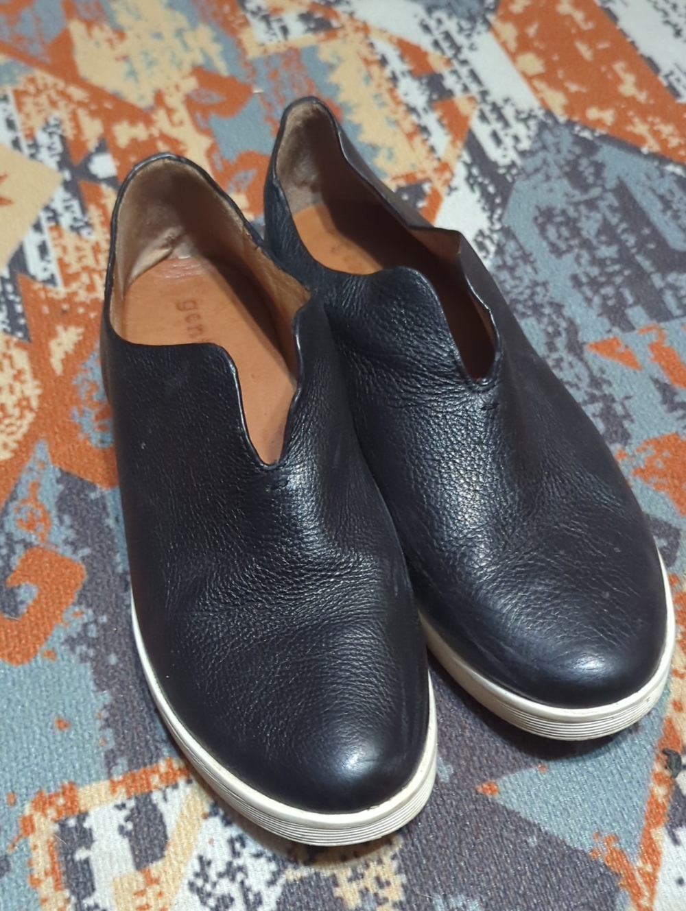 Gentle Souls by Kenneth Cole Halden black leather slip-on sneakers